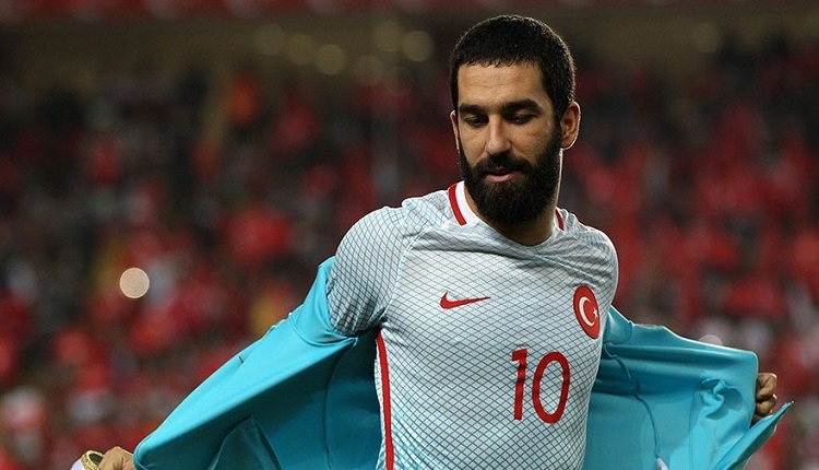 Arda Turan'ı sokak sokak sopayla kovaladı