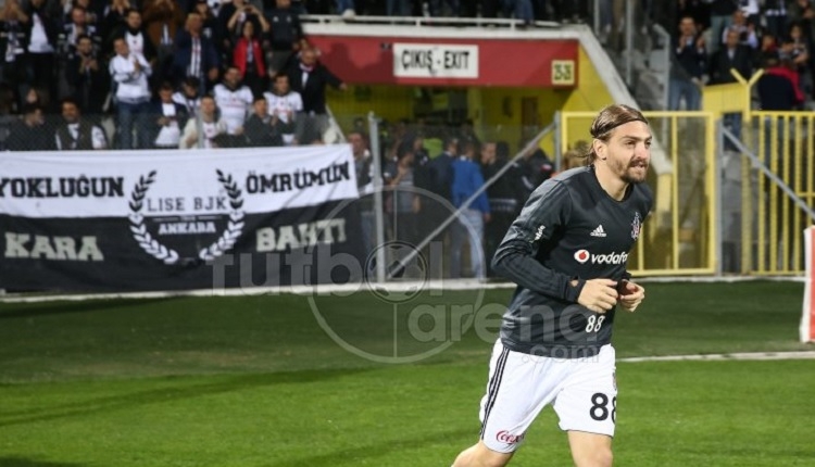 Beşiktaşlı Caner Erkin'e Gençlerbirliği taraftarlarından şok protesto