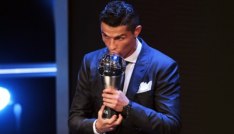 Cristiano Ronaldo, FIFA 2017 Yılın Futbolcusu oldu