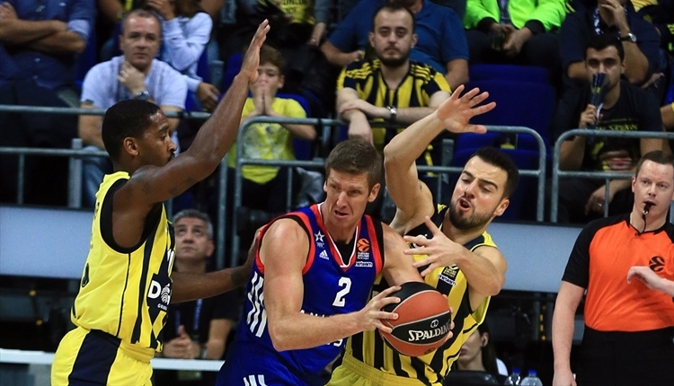 Fenerbahçe Doğuş, Euroleague'de Anadolu Efes'i yendi