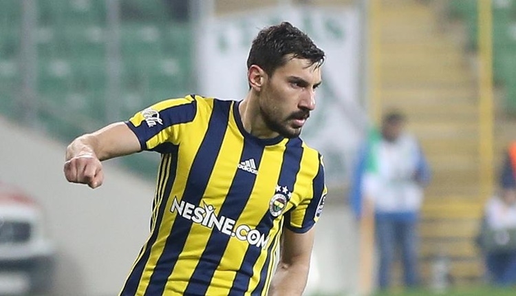 Fenerbahçe'de Şener Özbayraklı sol bekte denenecek