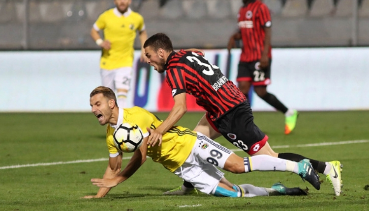 Fenerbahçe'de Soldado, Güiza'nın gerisinde kaldı