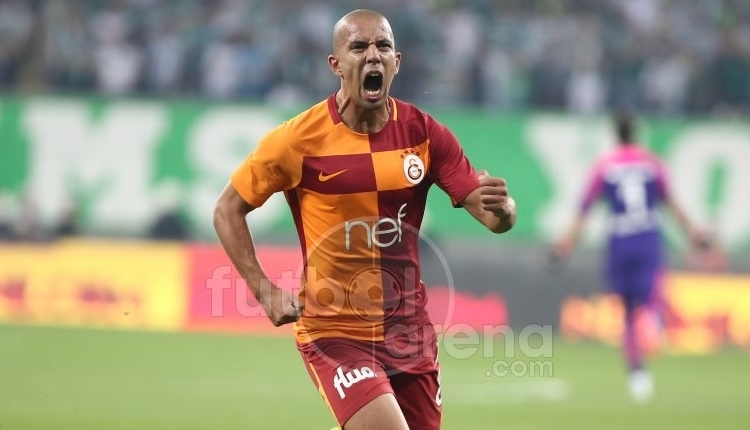 Galatasaray taraftarlarından Sofiane Feghouli pankartı