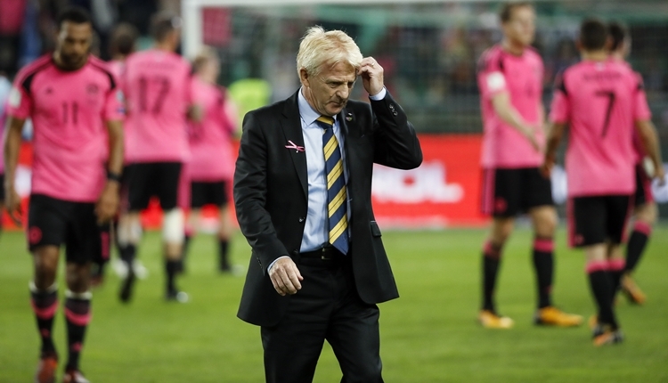 İskoçya'da Gordon Strachan ile yollar ayrıldı