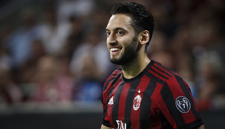 Milan'da Hakan Çalhanoğlu'ndan yıllar sonra tarihi gol (İZLE)