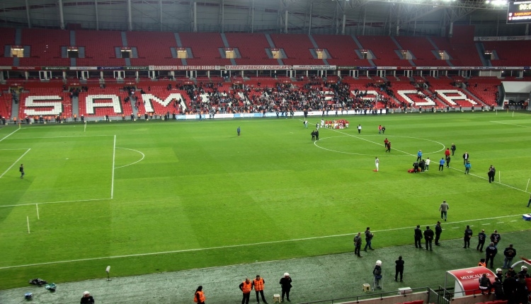 Samsunspor'un stadının zemini sınavı geçti