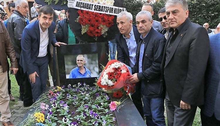 Trabzonspor efsanesi Kadir Özcan kabri başında anıldı