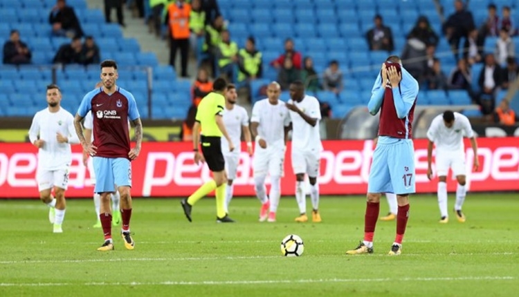 Trabzonspor taraftarlarından tesiste protesto