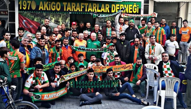 Akhisarspor ile Alanyaspor taraftarlarından örnek davranış