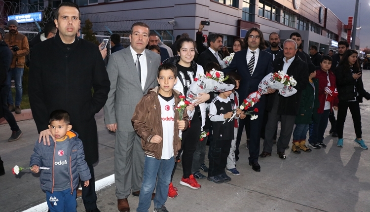 Beşiktaşa 12 yıl sonra Malatya'da coşkulu karşılama
