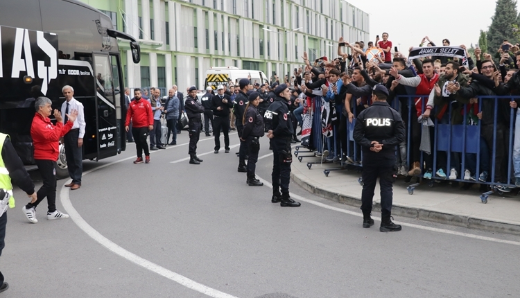 Beşiktaş'a İzmir'de coşkulu karşılama