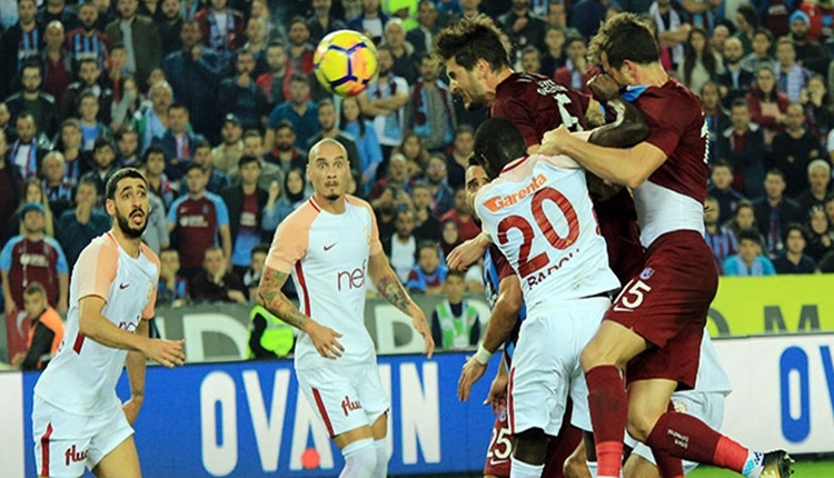 Galatasaray ikinci yarıda tutuyor, Gençlerbirliği yiyor