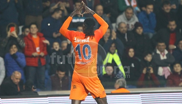 Galatasaray'a Adebayor bela oldu