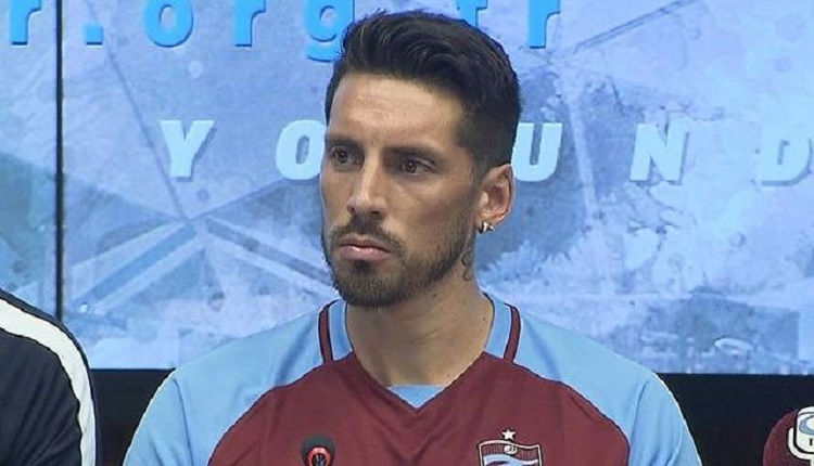 Trabzonspor taraftarlarından Jose Sosa'ya protesto