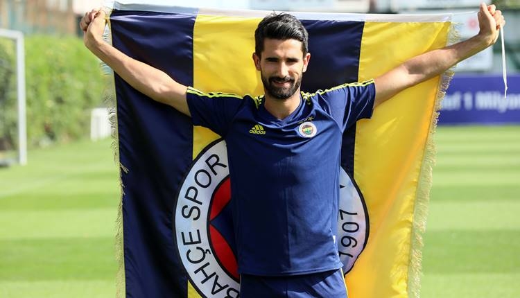 Fenerbahçe'de Alper Potuk'tan Galatasaray'a gönderme