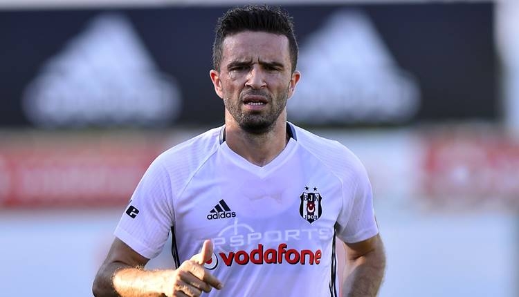 Fenerbahçe'den Beşiktaş'ın yıldızı Gökhan Gönül için flaş karar!