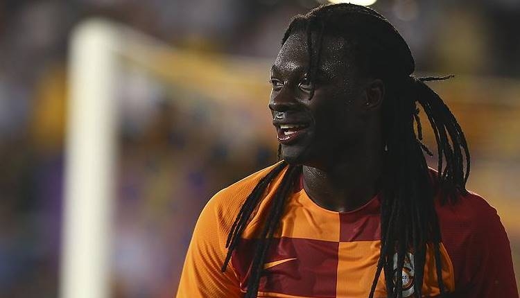 Galatasaray'da Bafetimbi Gomis sevinçten havalara uçtu