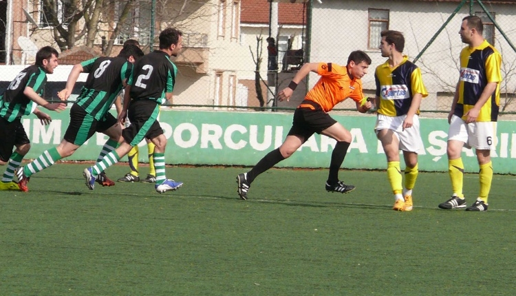 Hakemi dövdüler hapis cezası aldılar