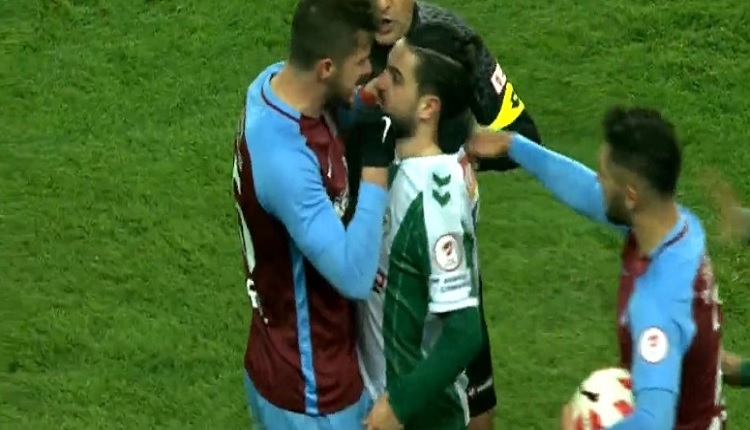 Konyaspor - Trabzonspor maçında kavga! Ömer Ali Şahiner ve Uğur Demirok...