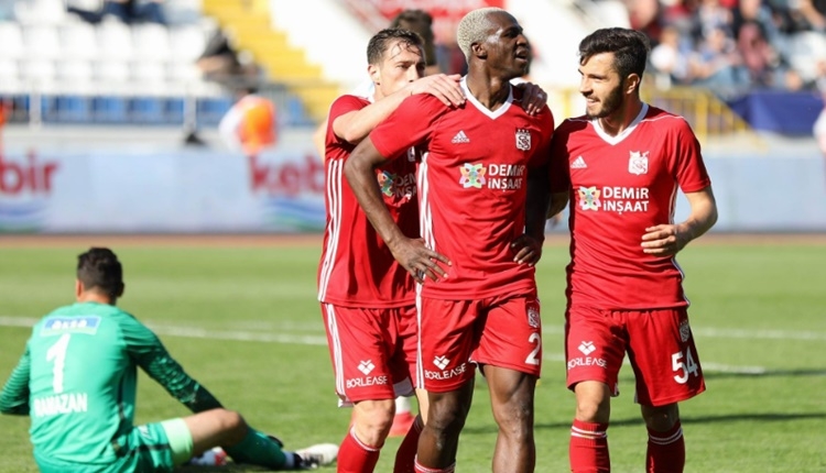 Sivasspor'da Arouna Kone kariyerinde ilki yaşadı