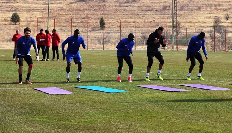 Yeni Malatyaspor'da Issiar Dia sakatlandı