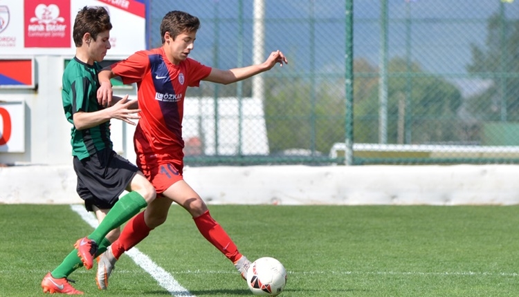 Altınordulu futbolcu Barışcan Altunbaş'tan, Fair-Play ödülüne aday hareket