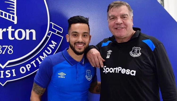 Everton, Theo Walcott transferini açıkladı