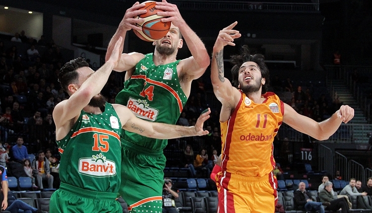 Galatasaray Odeabank evinde Banvit'ten fark yedi