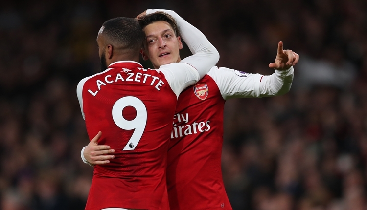 Mesut Özil, Arsenal'da ayın futbolcusu seçildi