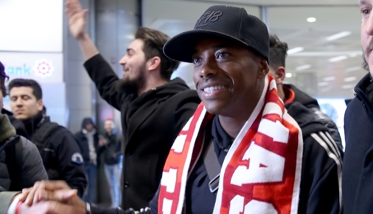 Sivasspor'un yeni transferi Robinho, Türkiye'de! İşte ilk sözleri