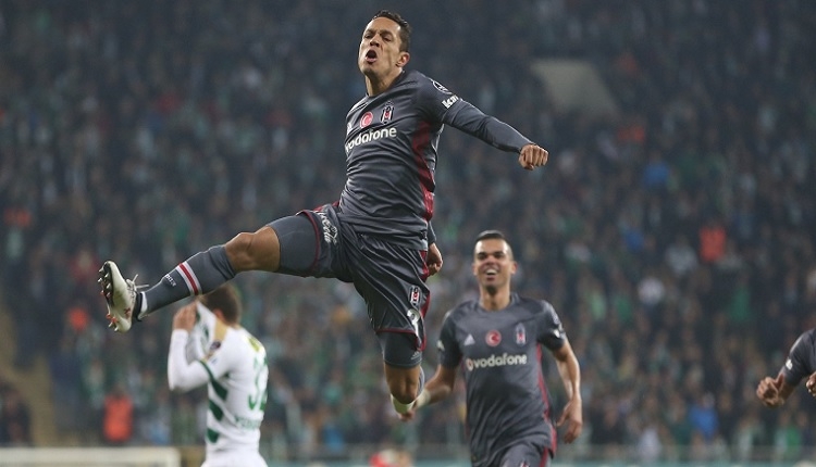 Adriano'dan Bursaspor'a müthiş gol! Siftah yaptı