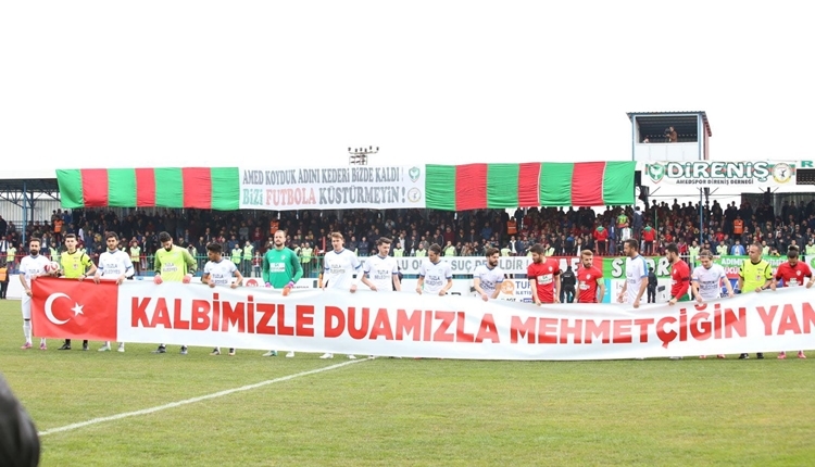 Amedspor'dan Mehmetçik'e destek pankartı