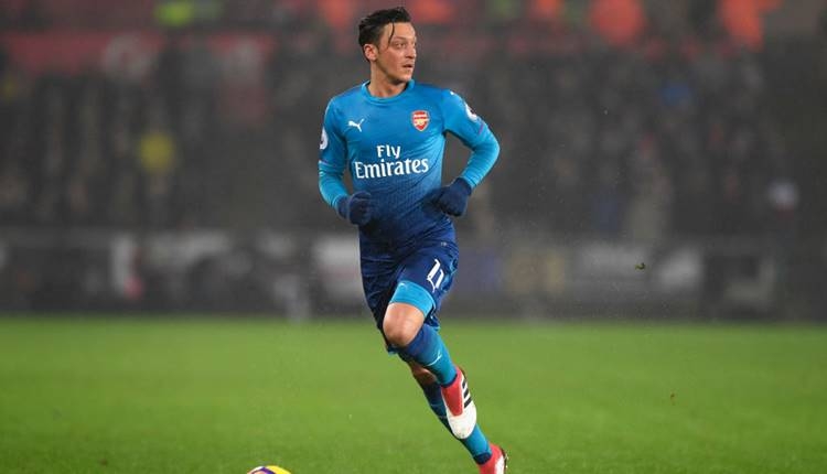 Arsenal, Mesut Özil'i resmen açıkladı