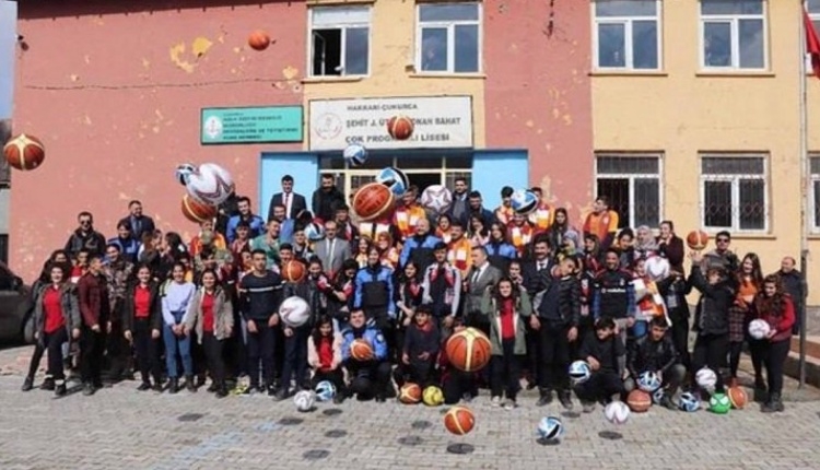 Beşiktaş, Fenerbahçe ve Galatasaray yöneticilerinden anlamlı hareket