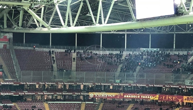 Bursaspor taraftarlarından Ali Sami Yen ve Metin Oktay'a küfür