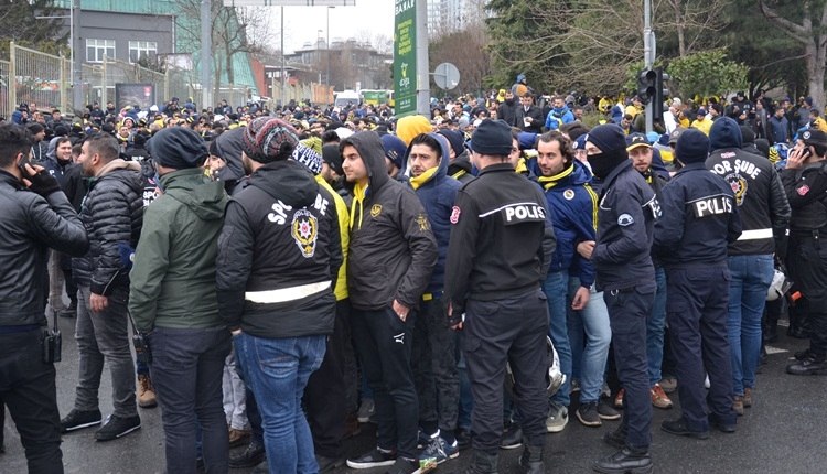 Fenerbahçe taraftarından Vodafone Park'ta Bayern Münih tezahüratı