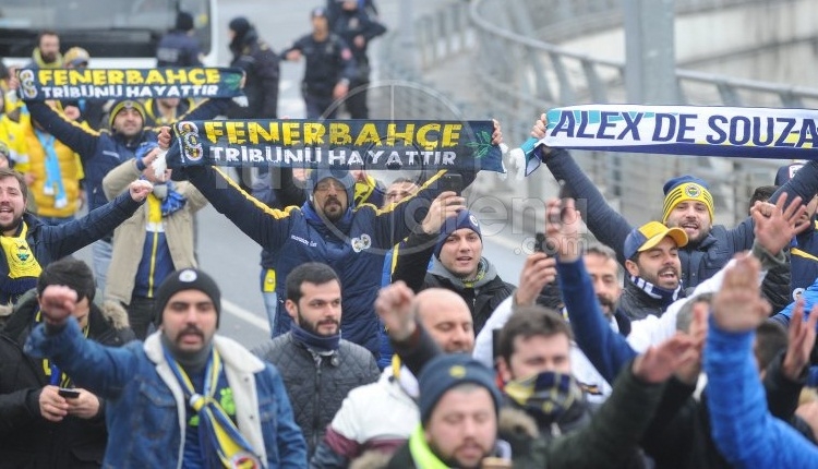 Fenerbahçe taraftarları serbest bırakıldı! Adliyeden marşla ayrıldılar