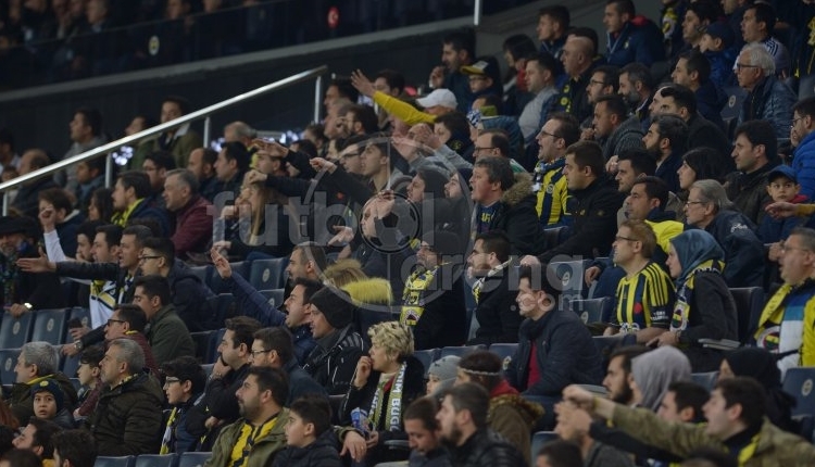 Fenerbahçe tribünlerinde yönetim istifa ve Ali Koç sesleri
