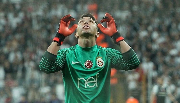 Galatasaray taraftarlarından Muslera'ya destek