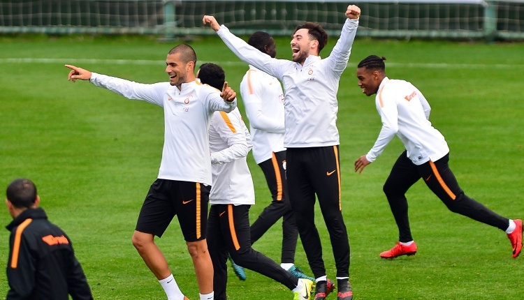 Galatasaray'da yerli futbolculardan büyük fedakarlık