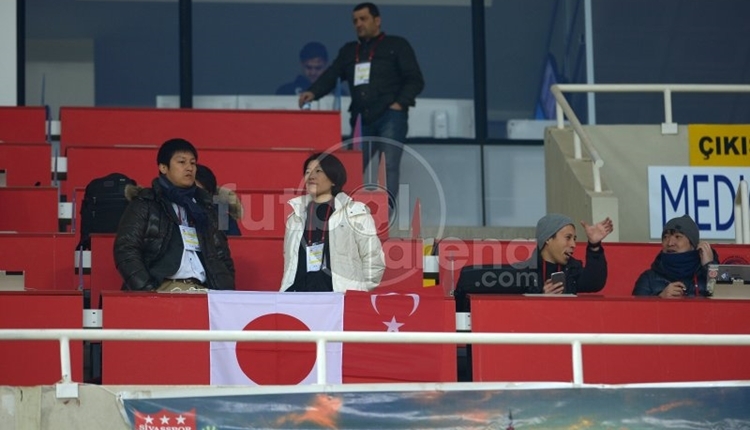 Japon gazeteciden Nagatomo yorumu: 'Ufak tefek ama...'