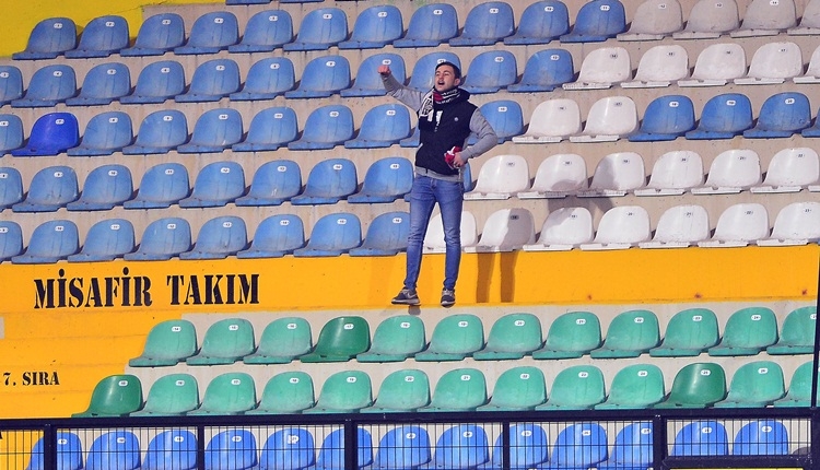 Manisaspor'u tribünde tek başına destekledi