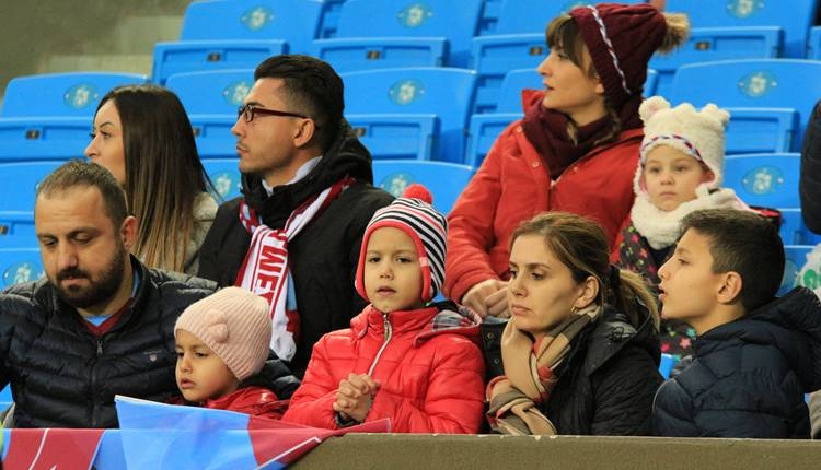 Trabzonspor Başakşehir maçı seyirci sayısı beklentilerin altında kaldı