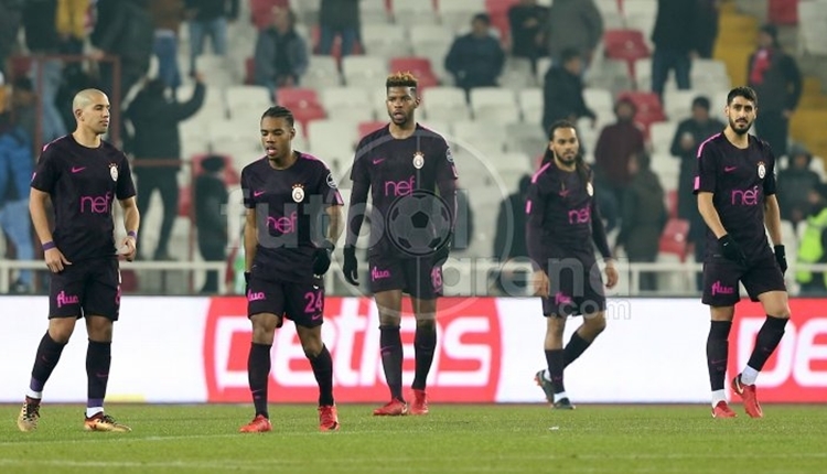 UltrAslan'dan Galatasaray'a tam destek! Gece yarısı karşılama