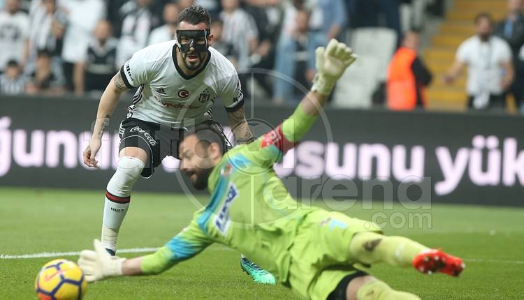 Alvaro Negredo, Alanyaspor maçına maskeyle çıktı