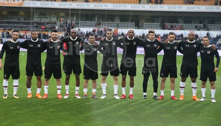 Beşiktaş 115. yıl formasıyla sahada!