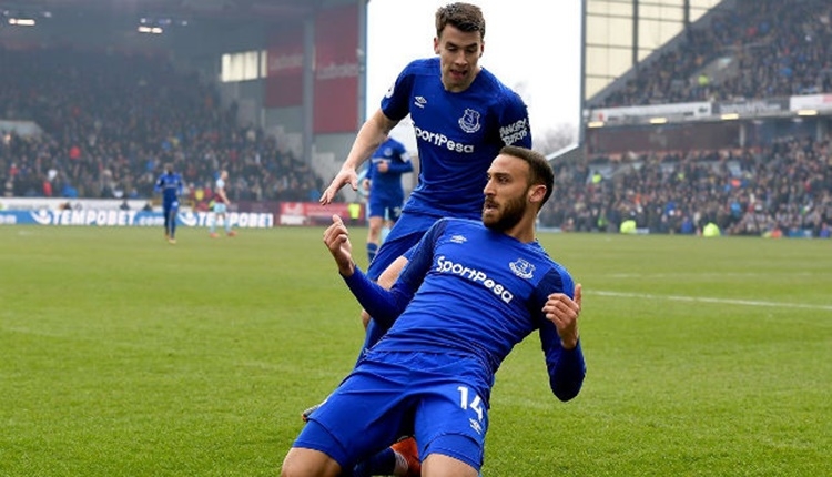 Cenk Tosun'a İngiliz basınından övgüler