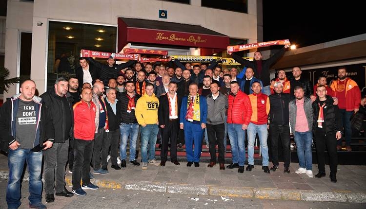 Derbi öncesi Fenerbahçe ve Galatasaray taraftarları buluştu