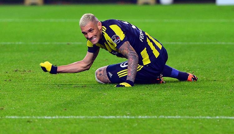 Fenerbahçe'den Akhisar maçında penaltı isyanı! Fernandao'nun pozisyonu