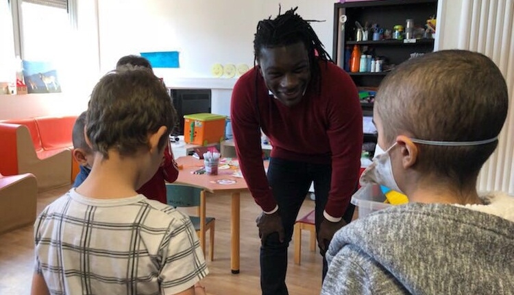 Gomis'ten çocuklara sürpriz! Yine gönülleri fethetti